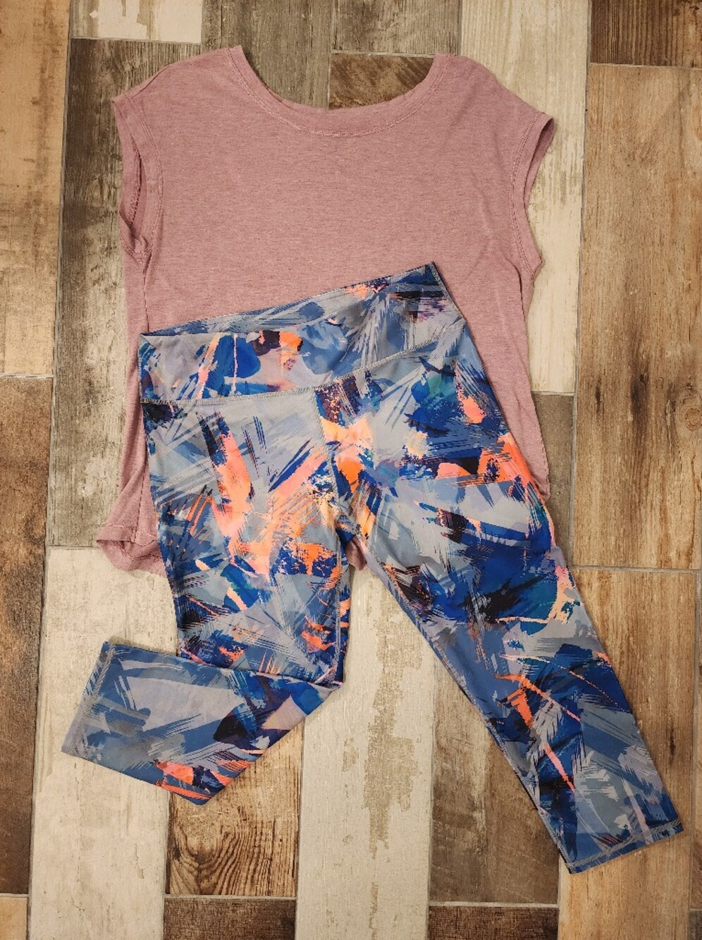 Fabletics Abstract Blue & Coral Athletic Leggings With Sleeveless Top Yoga